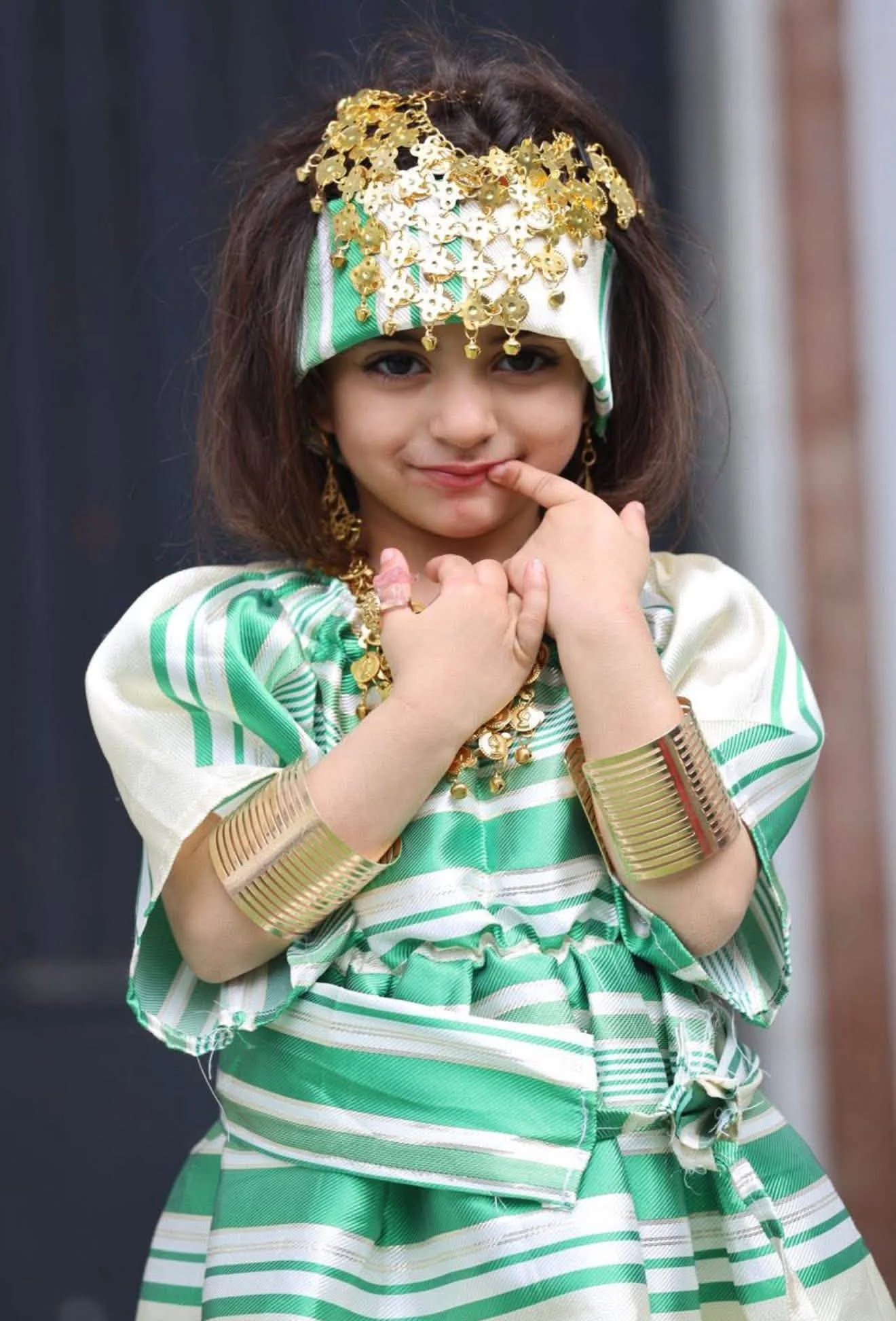 طالبة من مدرسة الغصن الأخضر